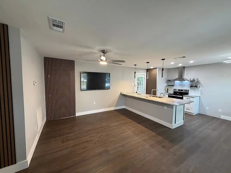231 Elm St #76053 — Photo 16