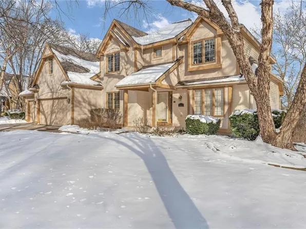 2014 Riviera Ct, Lawrence, KS 66047