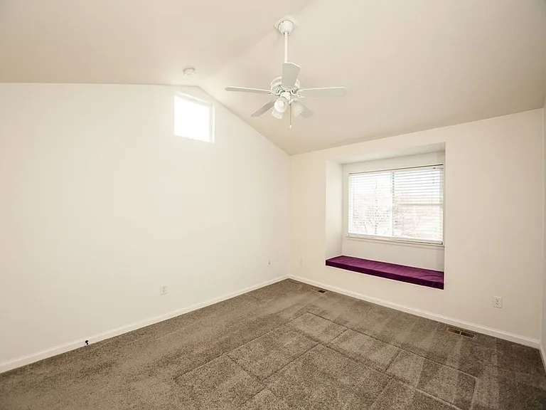 4040 Plum Creek Dr — Photo 15