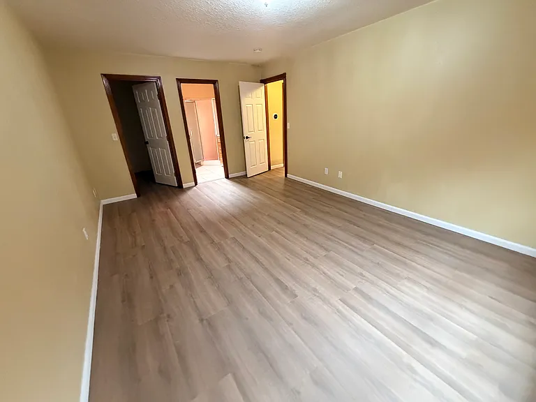 3743 SE 122nd Ave — Photo 15