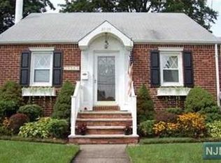 39-09 Sycamore Dr, Fair Lawn, NJ 07410