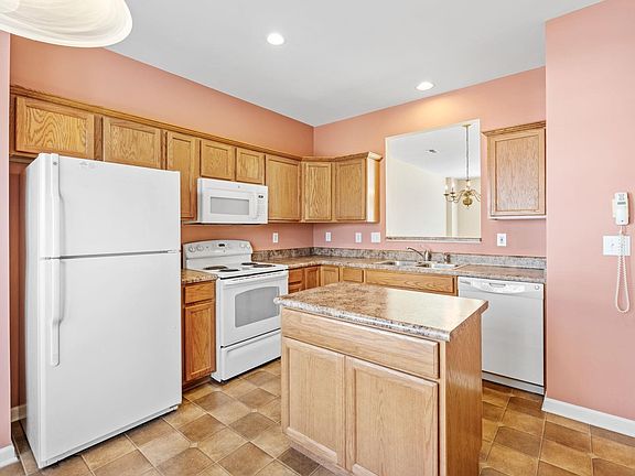 3rd image of 115 Sylvan Oak Way