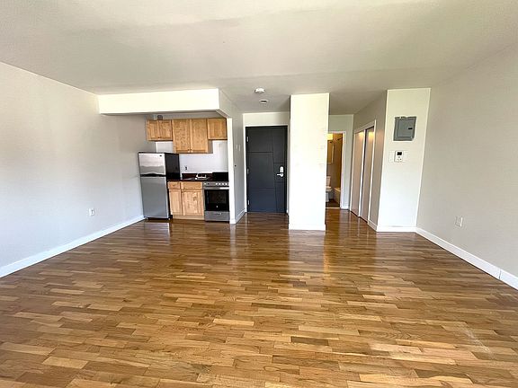 4th image of 312 E 30th St APT 8B