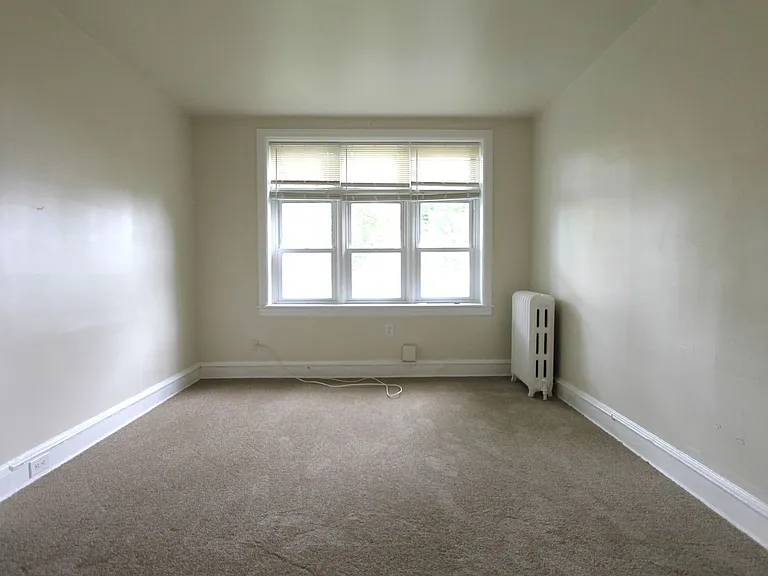 13-15 E Upsal St — Photo 6