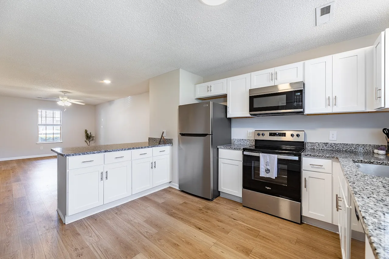South Haven Apartments — Photo 1