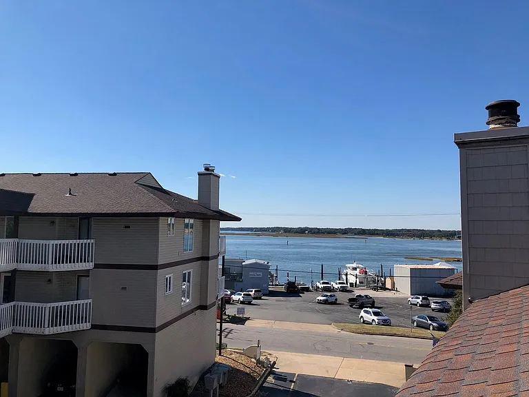 2228 Vista Cir — Photo 18