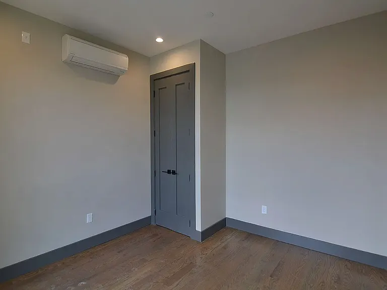 417 Manhattan Ave #2A — Photo 7