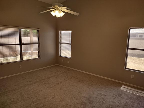 4th image of 733 E Cathy Dr