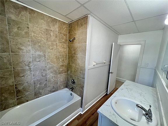4th image of 313 Balboa Ave