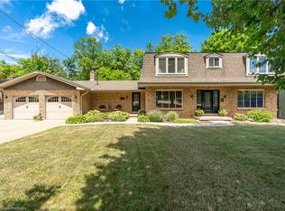 3 Maple Dr, Hamilton, ON L8G3C1