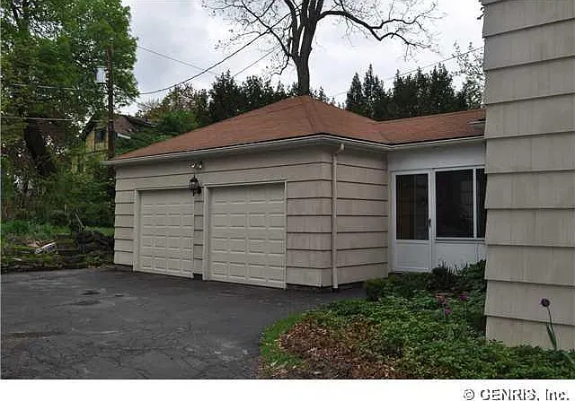 3 bed, 1642 sqft, $2,100 — Photo 2