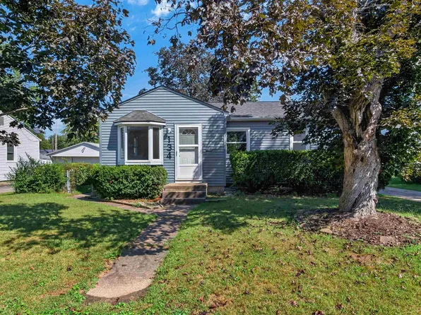 134 Thomas Ave, Waterloo, IA 50703