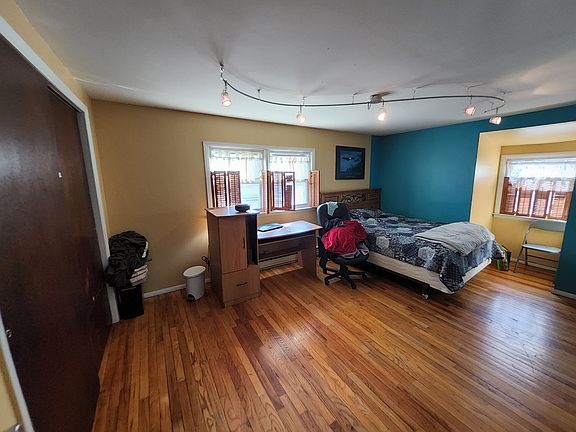 4th image of 17 Burton Ave