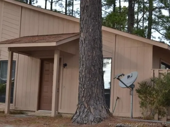 613 Mosswood Ln, Fayetteville, NC 28311