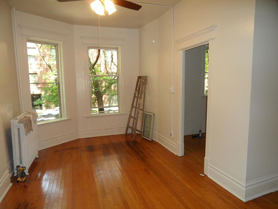 1st image of 1469 W Cuyler Ave #7C