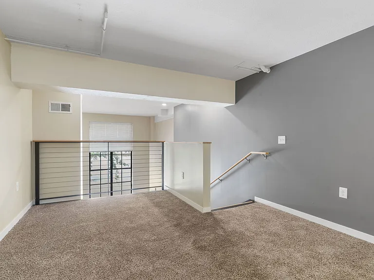 430 Oak Grove — Photo 11