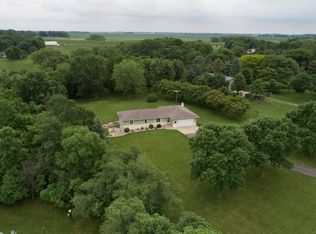 48135 Red Iron Rd, Kasota, MN 56050