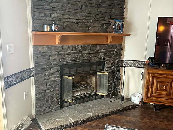 4th image of 33 Edson St