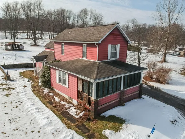 195 Aspen Ln, New Castle, PA 16101