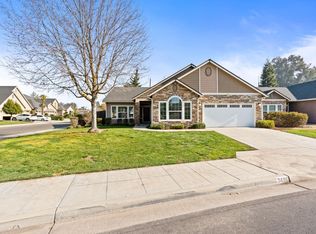 7486 N Shiraz Ave, Fresno, CA 93722