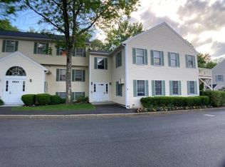 301 Manor Ter #301, Lexington, MA 02420