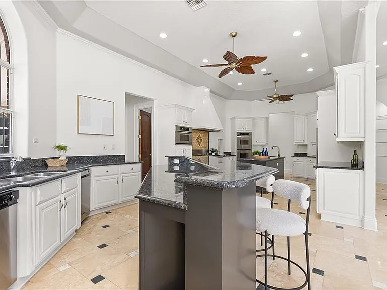 1501 Lake Markham Rd — Photo 35