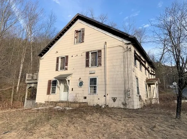 6 Greenfield Rd, Colrain, MA 01340