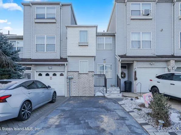 28 Lorraine Loop, Staten Island, NY 10309