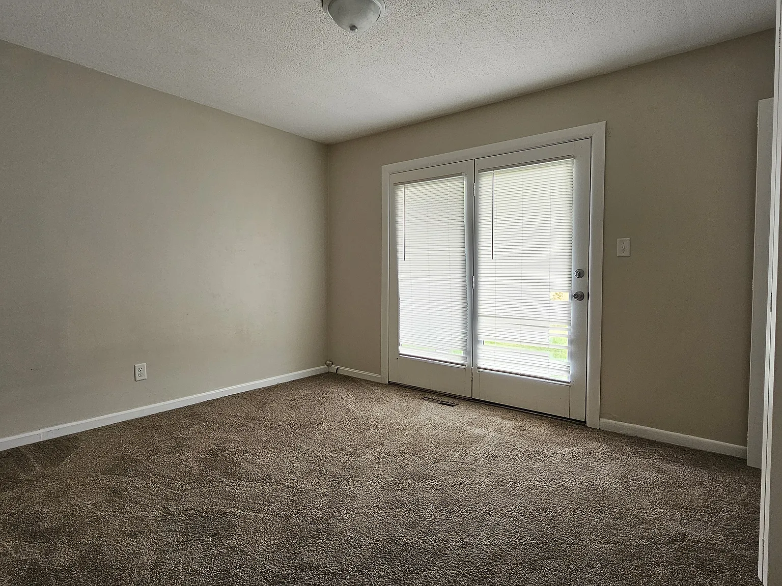 2 bed, 850 sqft, $850 — Photo 3