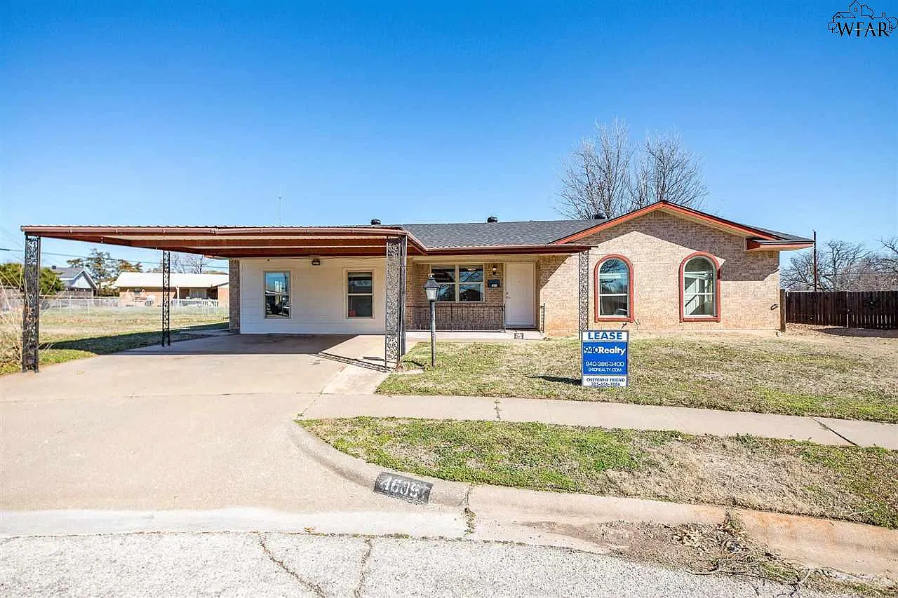 3 bed, 2.0 bath, 1568 sqft, $1,995 — Photo 1