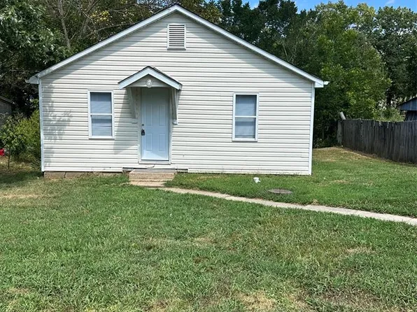 611 School Ave, Cuba, MO 65453