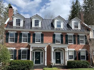 28-30 The Grn, Woodstock, VT 05091