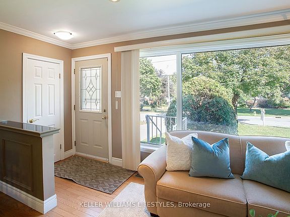 4th image of 155 Trowbridge Ave