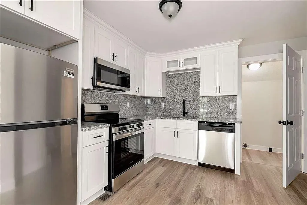 36 Myrtle St — Photo 3