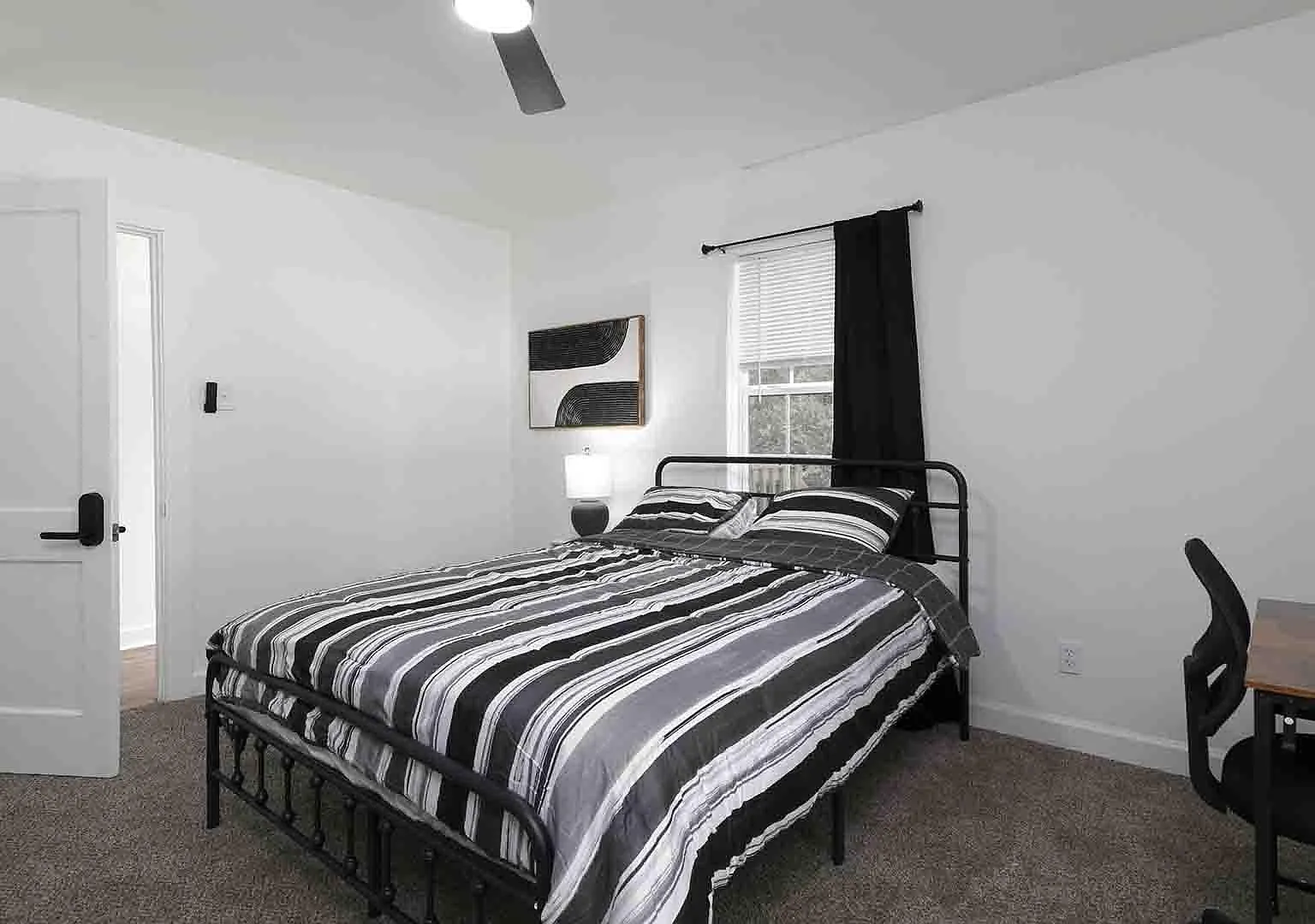4 bed, 2.0 bath, 1500 sqft, $888 — Photo 4