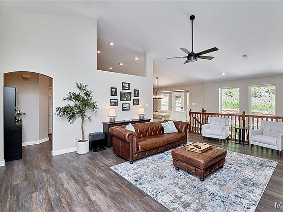 5th image of 16873 Enderbush Ln