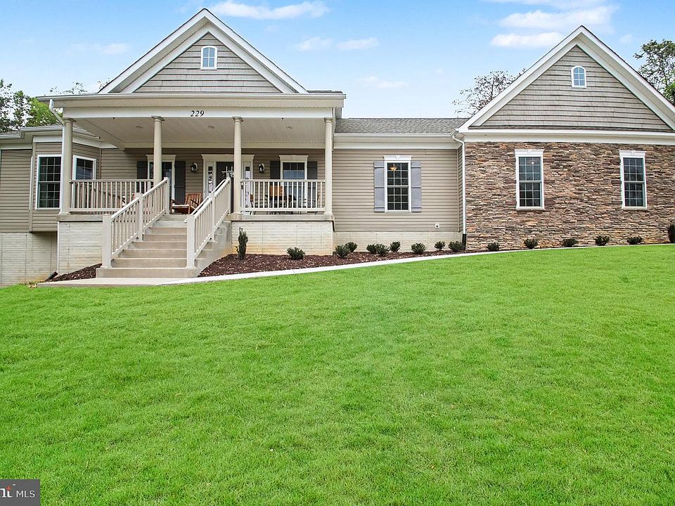 1st image of 229 Colebrook Rd