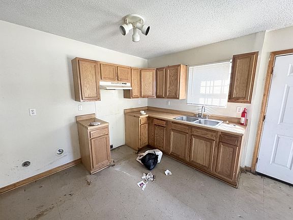 5th image of 1346 N McNeil St