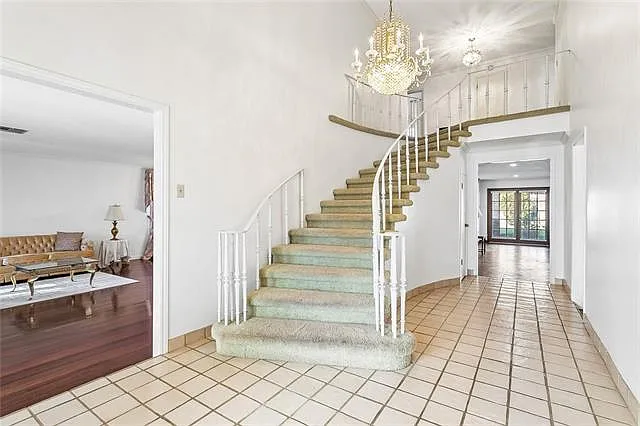 5 bed, 4.0 bath, 3670 sqft, $3,600 — Photo 3