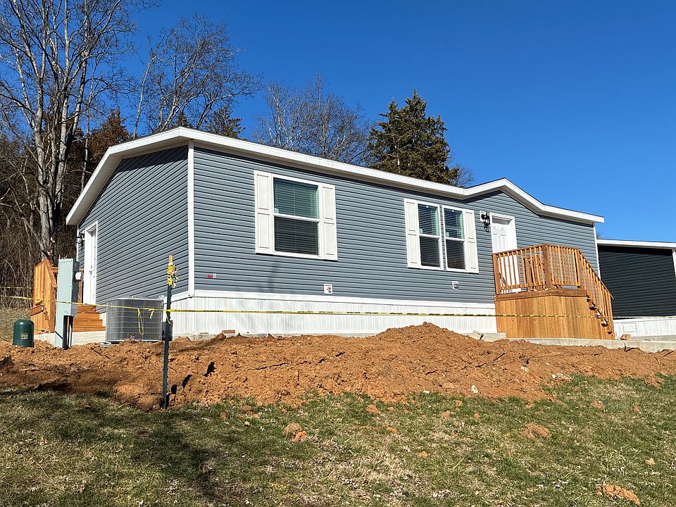 2nd image of 3365 Geranium Dr
