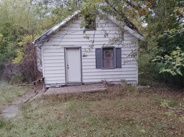 9027 Neff Rd, Mount Morris, MI 48458