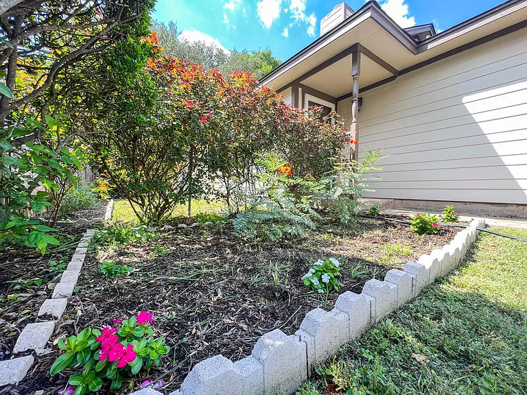 12004 Thompkins Dr — Photo 32