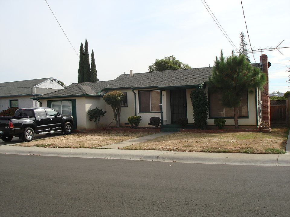 2nd image of 2367 Farley St