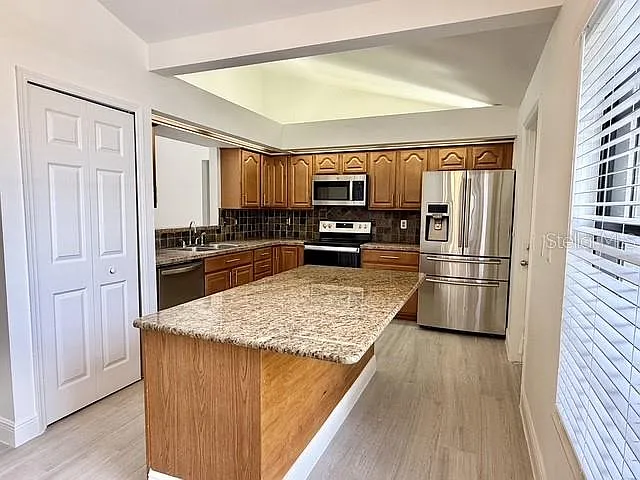 553 Walnut Grove Pl — Photo 11