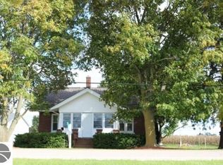 6328 N Pingree Rd, Elwell, MI 48832