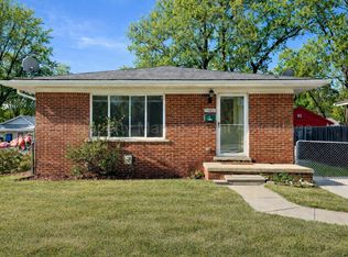 24031 Meadowlark St, Oak Park, MI 48237