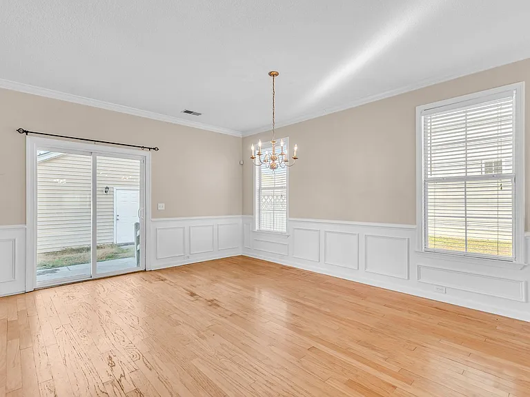 16 Bushwood Dr — Photo 11