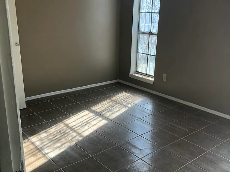 8614 Mettler Dr — Photo 7