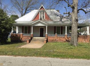 301 Carlton Ave, Union Point, GA 30669