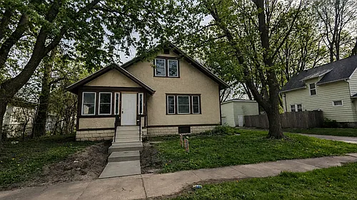 211 West Wellington Photo 1